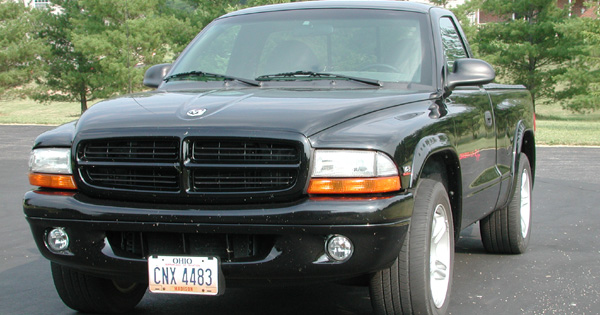 1999 Dodge Dakota R/T in black