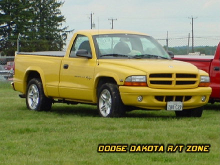 Above: Dodge Dakota R/T, photo from 2002 Chrysler Classic Columbus, Ohio.