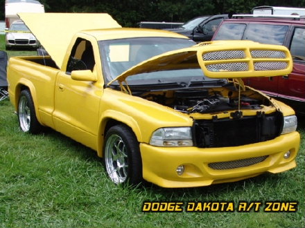 Above: Dodge Dakota R/T, photo from 2004 Mopar Nationals Columbus, Ohio.