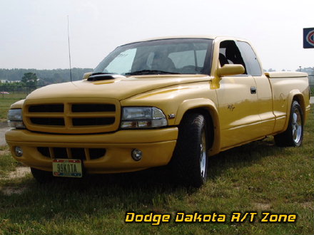 Above: Dodge Dakota R/T, photo from 2005 Chrysler Classic Columbus, Ohio.