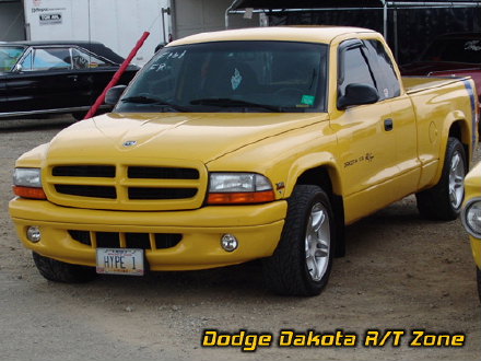 Above: Dodge Dakota R/T, photo from 2005 Chrysler Classic Columbus, Ohio.