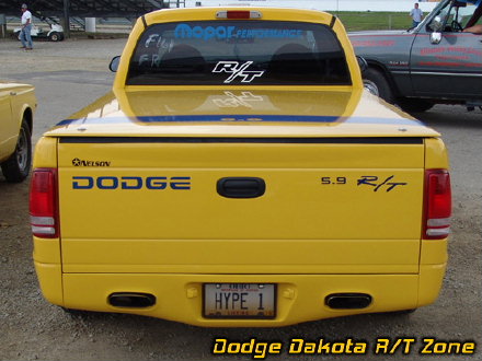 Above: Dodge Dakota R/T, photo from 2005 Chrysler Classic Columbus, Ohio.