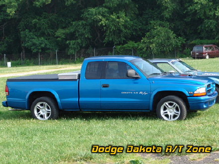 Above: Dodge Dakota R/T, photo from 2005 Chrysler Classic Columbus, Ohio.