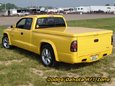 Above: Dodge Dakota R/T, photo from 2005 Chrysler Classic Columbus, Ohio.