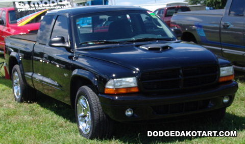 Above: Dodge Dakota R/T, photo from 2008 Mopars Nationals Columbus, Ohio.